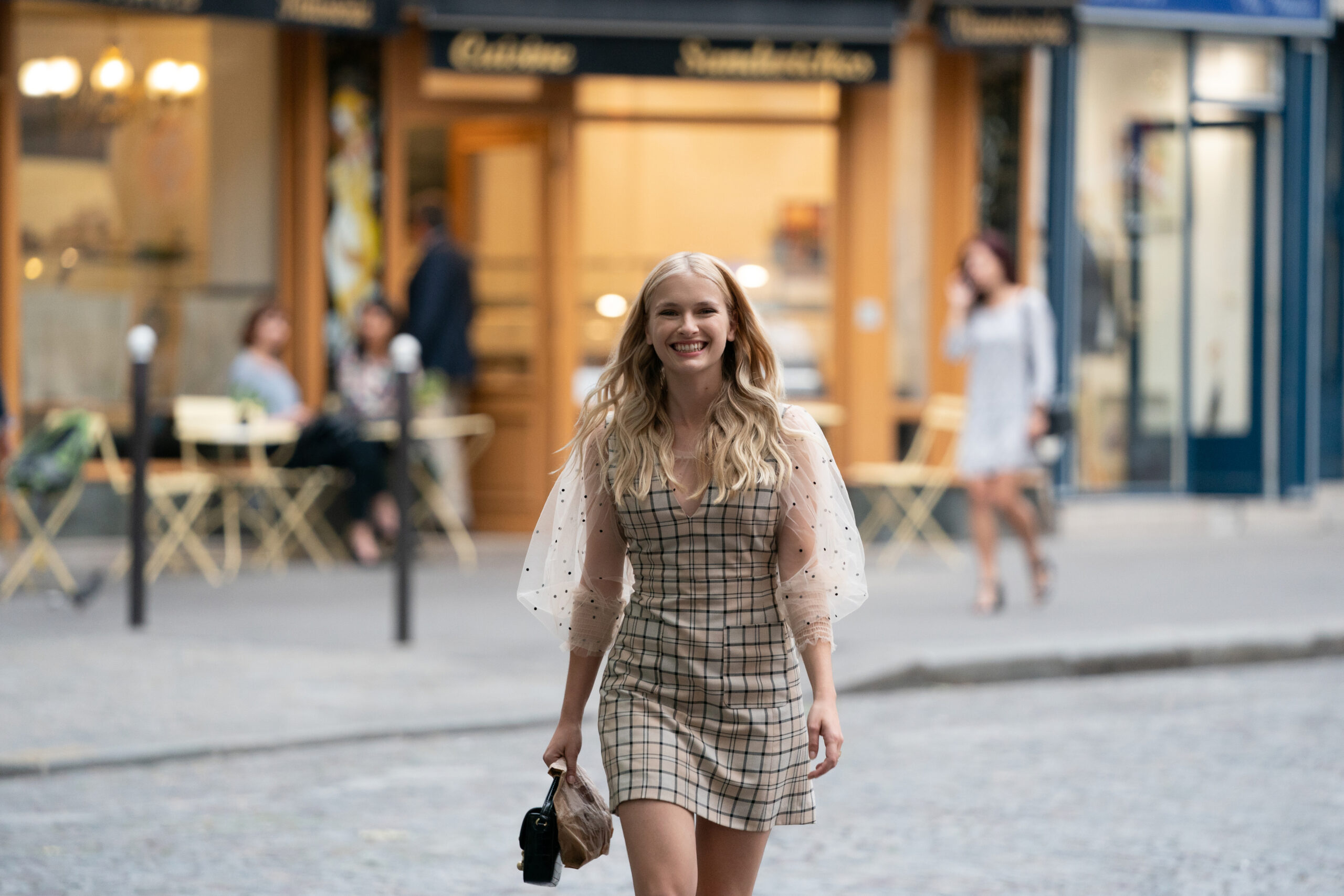 emily in paris 2 - camille razat
