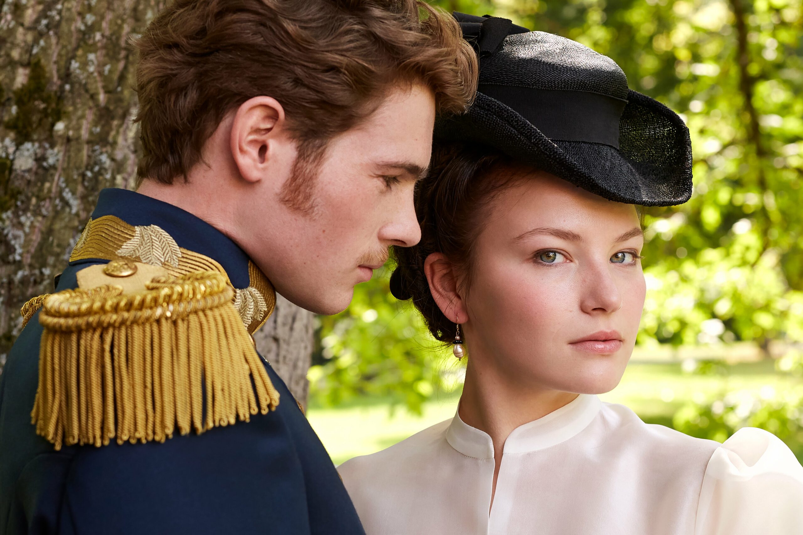 The Empress: si concludono le riprese della nuova serie Netflix su Sissi e Franz con Devrim Lingnau e Philip Froissant