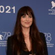 Dakota Johnson riceverà l'Actor Spotlight Award al Middleburg Film Festival per la sua interpretazione in The Lost Daughter
