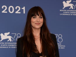 Dakota Johnson riceverà l'Actor Spotlight Award al Middleburg Film Festival per la sua interpretazione in The Lost Daughter