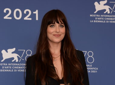 Dakota Johnson riceverà l'Actor Spotlight Award al Middleburg Film Festival per la sua interpretazione in The Lost Daughter