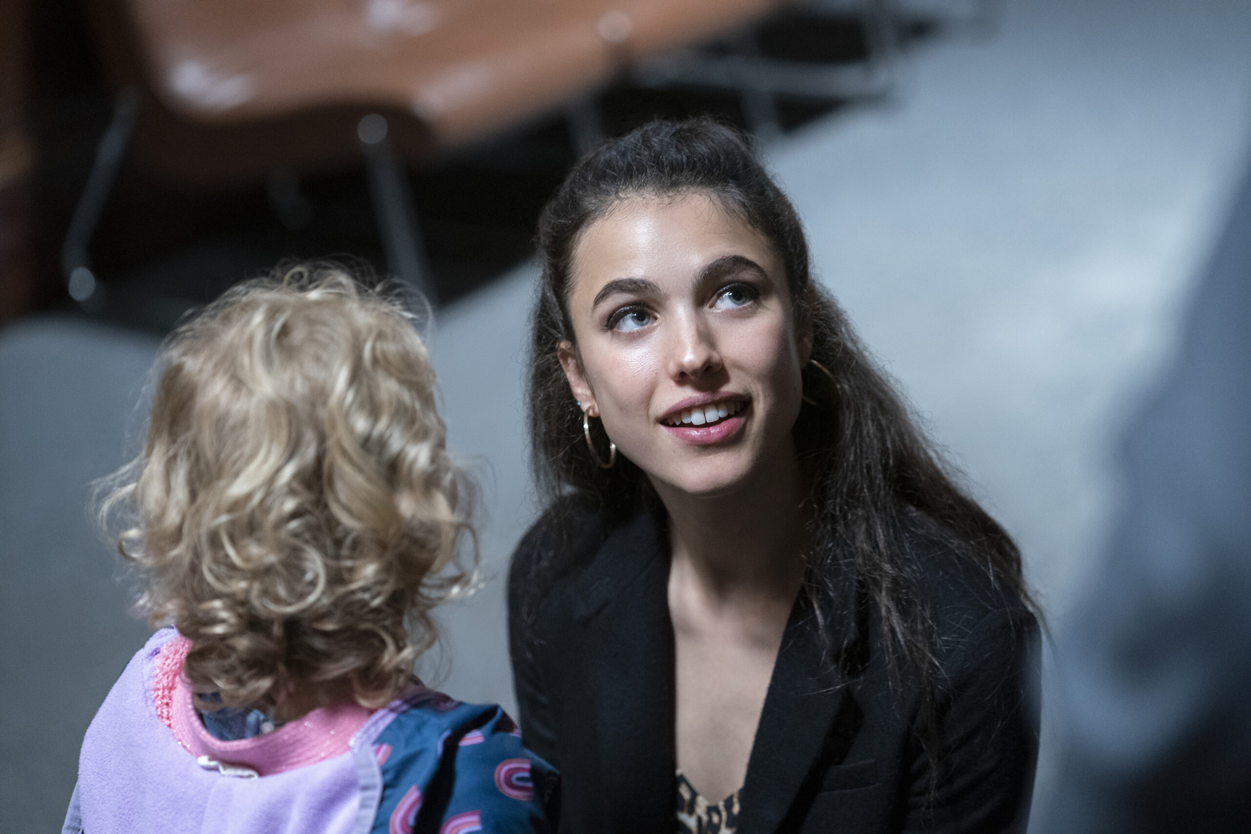 Maid: Margare Qualley e la sua coraggiosa Alex nella serie Netflix, prodotta da Margot Robbie