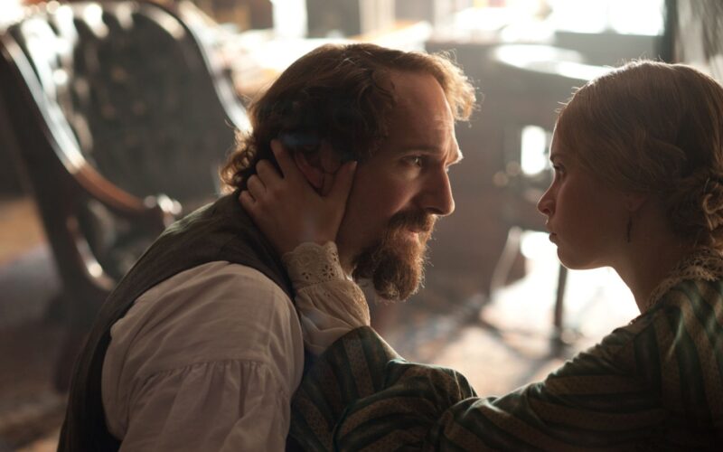 The Invisible Woman: Ralph Fiennes e Felicity Jones raccontano la storia d'amore tra Charles Dickens e Nelly Ternan