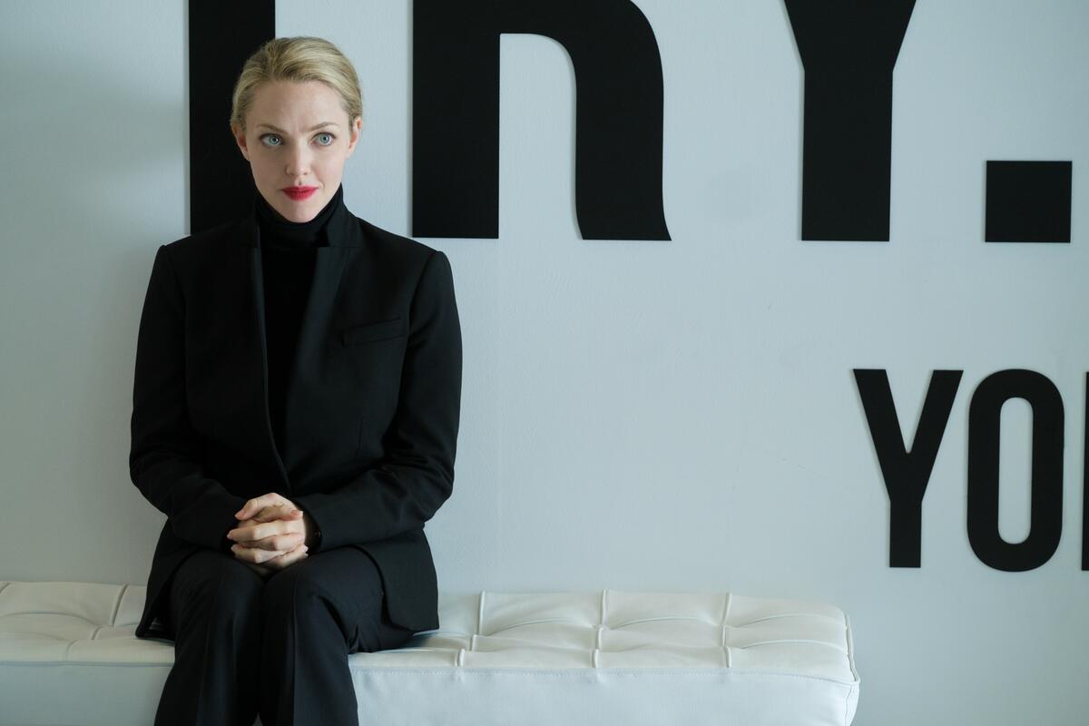 The Dropout: le prime immagini di Amanda Seyfried nei panni di Elizabeth Holmes nella serie Hulu