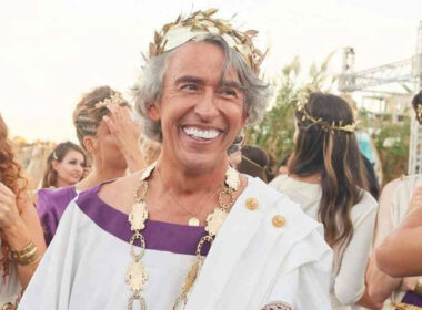 Greed - Fame Di Soldi: su Netflix la commedia britannica con Steve Coogan