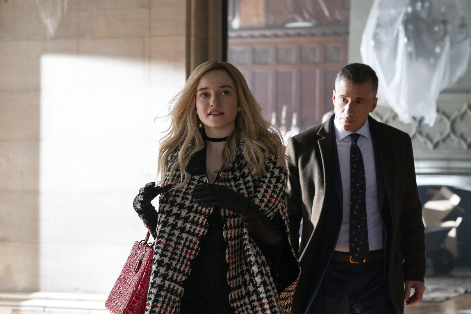 Inventing Anna: il trailer e la sinossi della nuova serie Netflix, targata Shondaland