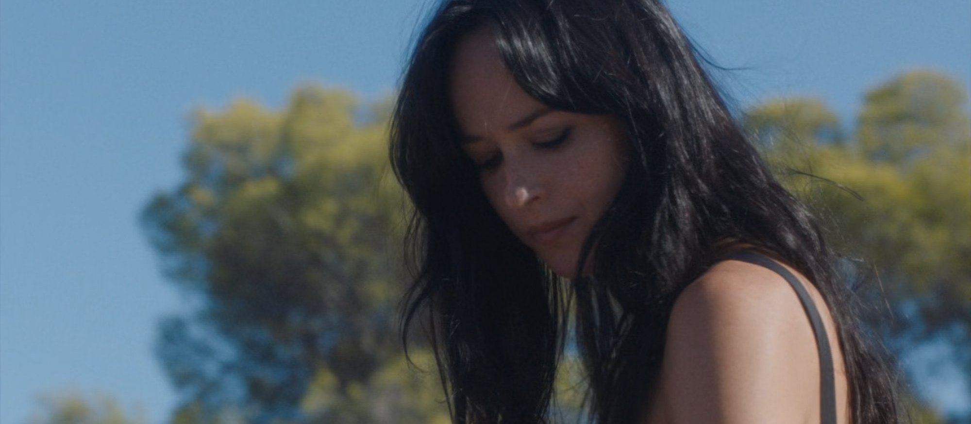 The Lost Daughter, Dakota Johnson: «Il mio corpo non è stato oggettivato nel film»