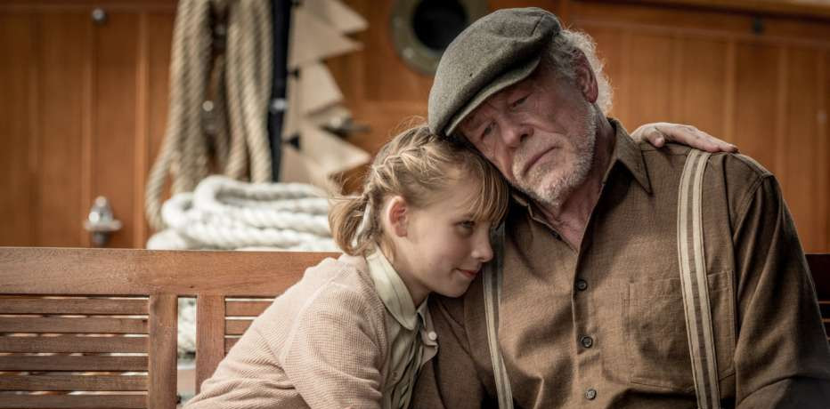 Un viaggio indimenticabile: l'emozionante film che racconta il viaggio di un nonno e della sua nipotina
