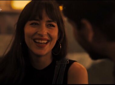 Il trailer di Cha Cha Real Smooth: il film diretto e interpretato da Cooper Raiff con Dakota Johnson