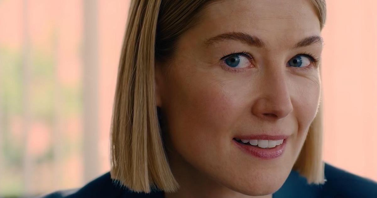Saltburn: Rosamund Pike sarà la protagonista del nuovo film di Emerald Fennell
