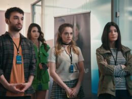 Ambizione - Ku? Uçu?u: la nuova serie turca di Netflix racconta di una giovane donna che si insinua nella redazione di una giornalista