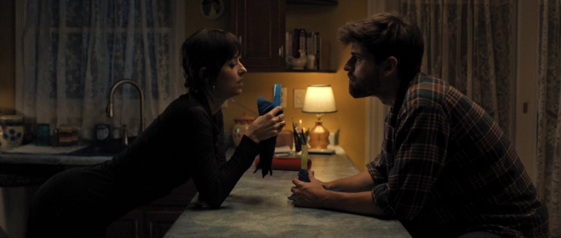 Cha Cha Real Smooth: Dakota Johnson parla di come ha costruito il legame tra Domino e Andrew insieme a Cooper Raiff