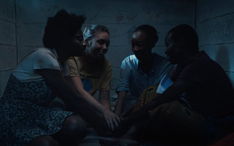 Gli alberi della pace: su Netflix il film ispirato alla vera storia di quattro donne che si nascondono durante il genocidio in Ruanda