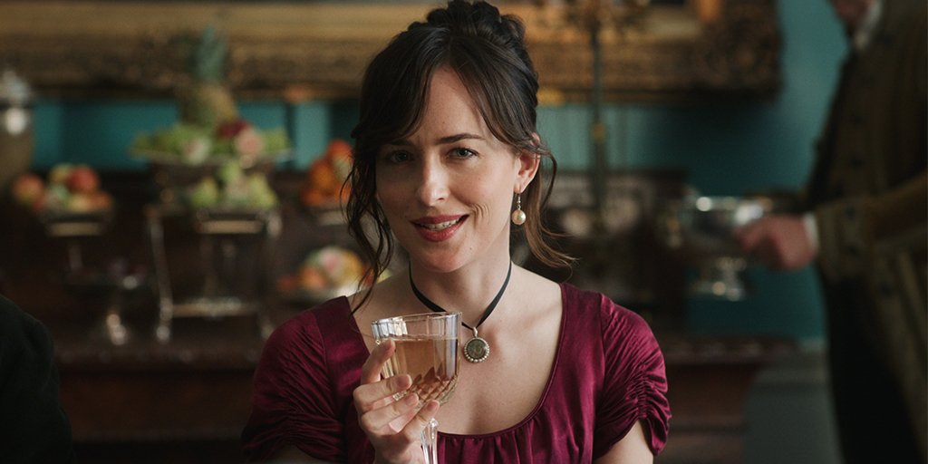 Persuasion, Dakota Johnson parla dell'esperienza di rompere la quarta parete e parlare direttamente agli spettatori