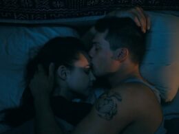 Purple Hearts: Sofia Carson parla dell'unica scena intima mostrata tra Cassie e Luke e della delicata scena a letto che hanno deciso di inserire nel film
