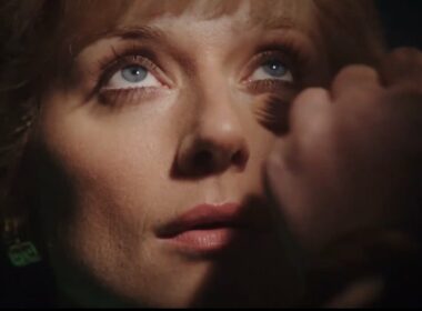 The Crown 5: il trailer della quinta stagione con Elizabeth Debicki nei panni di Diana. La serie approderà su Netflix il 9 novembre