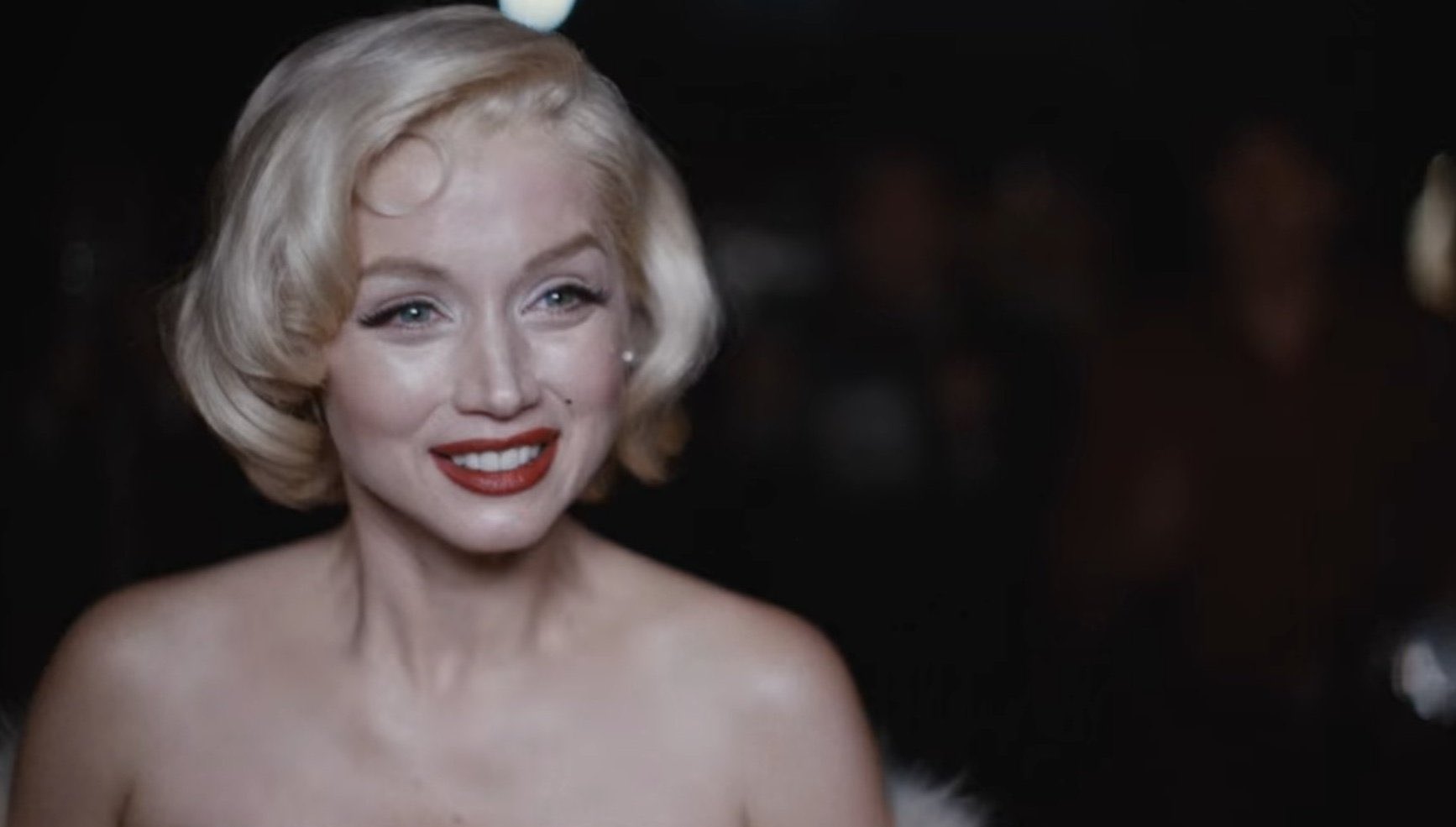 Blonde, Ana de Armas rivela di aver girato le ultime scene del film nella vera casa di Marilyn Monroe in cui è morta: «Sentivamo la sua energia»