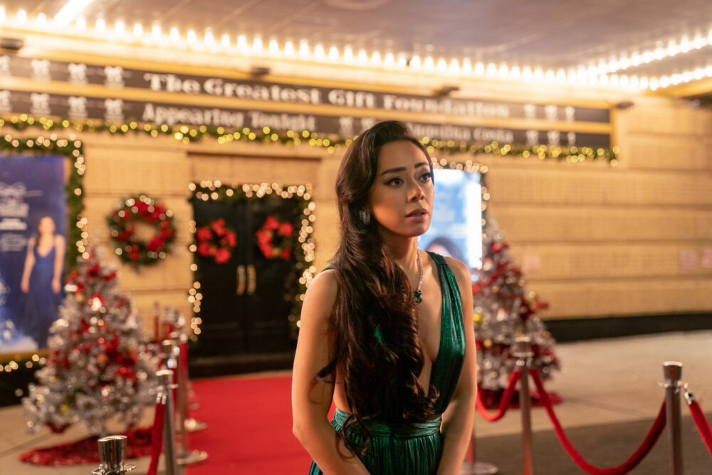 Natale con te: la nuova commedia romantica di Netflix racconta di una pop star che trova il vero amore