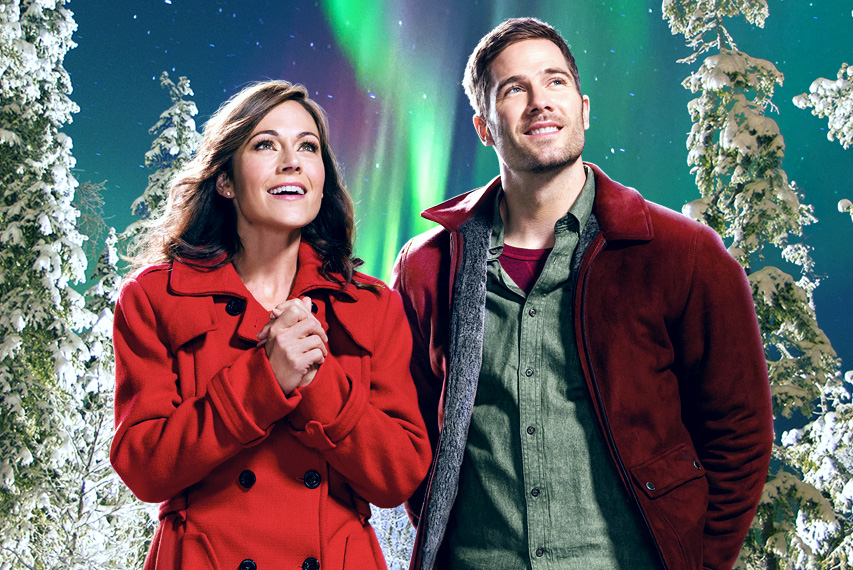 Il paese di Natale: il film romantico racconta di una donna che deve scegliere se cambiare vita o tornare al suo frenetico lavoro