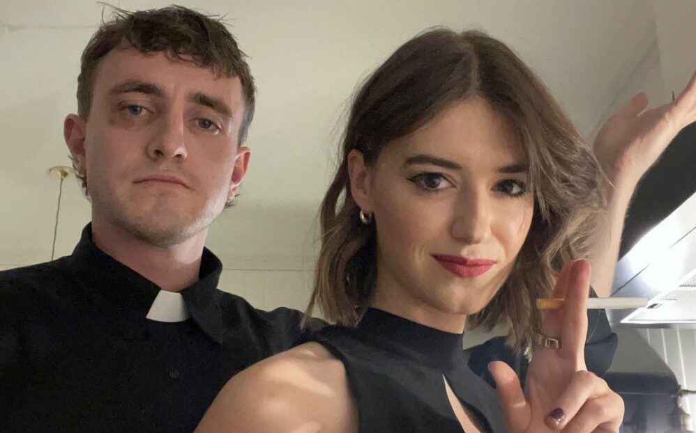 Paul Mescal e Daisy Edgar-Jones omaggiano Fleabag e Hot Priest