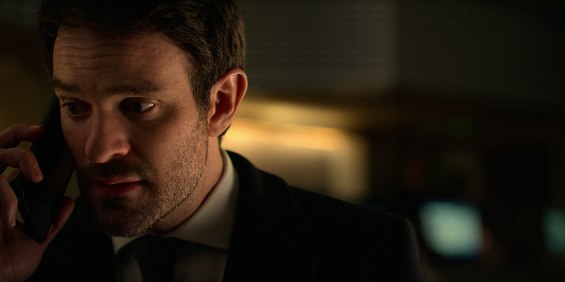 Treason: la nuova serie thriller racconta di un uomo che rivede una spia russa con la quale ha trascorsi complicati e mette in discussione tutta la sua vita