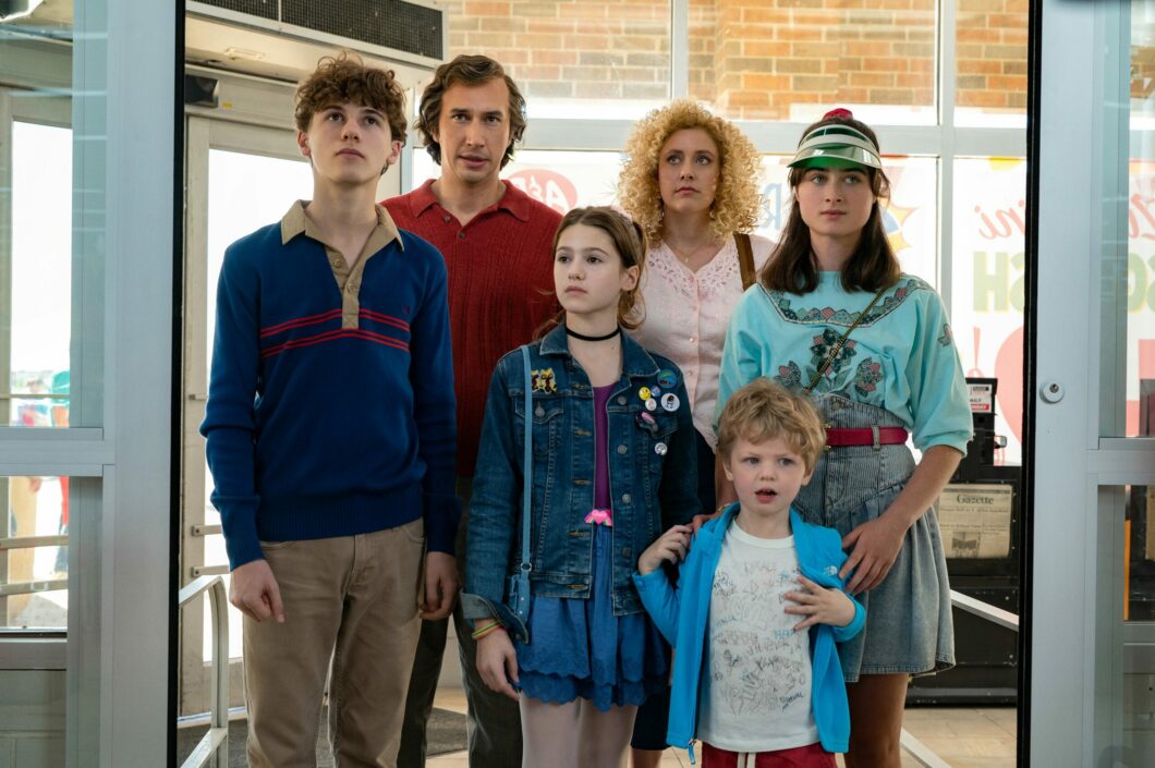 Rumore bianco: su Netflix il film diretto da Noah Baumbach con Adam Driver e Greta Gerwig