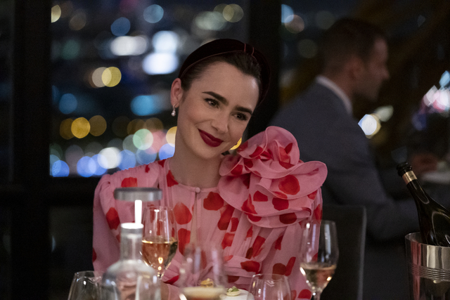 Emily in Paris 3: Lily Collins parla delle similitudini che la legano alla protagonista della serie Netflix