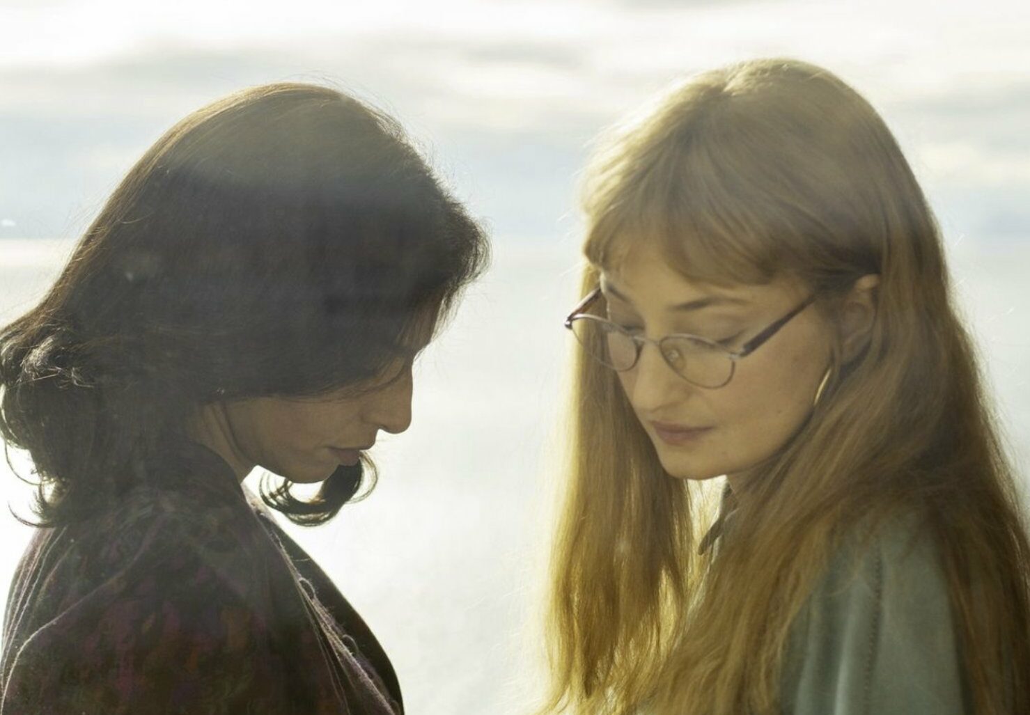 L'amica geniale 4: la prima immagine di Irene Maiorino e Alba Rohrwacher nei panni di Lila e Elena in Storia della bambina perduta