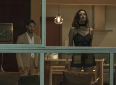 Sguardo indiscreto: la serie Netflix racconta di un complotto omicida e di una hacker che rischia tutto per scoprire la verità