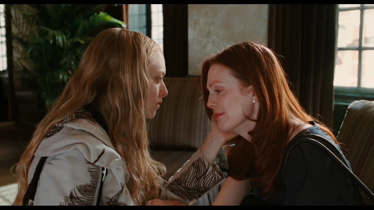 Chloe - Tra seduzione e inganno: il film con Julianne Moore racconta di una donna che assume una escort per mettere alla prova il marito