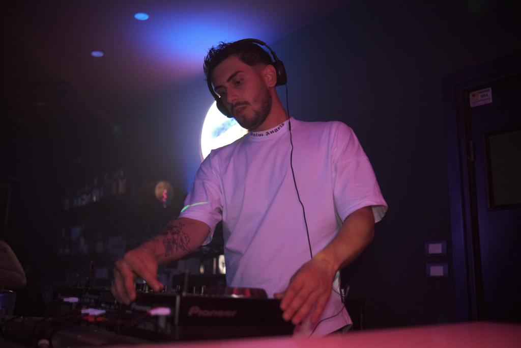Intervista a Pietro Schiavone: la carriera e i sogni di un talentuoso percussionista live e DJ