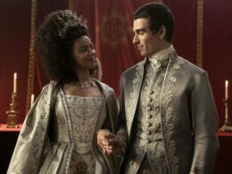 Queen Charlotte: India Amarteifio racconta come ha costruito le romantiche scene della serie insieme a Corey Mylchreest