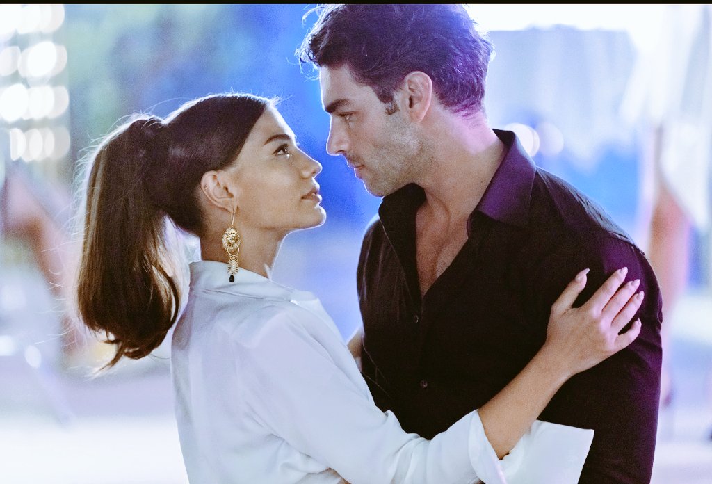 Tattiche d'amore 2: su Netflix arriva il sequel del film romantico con Demet Özdemir