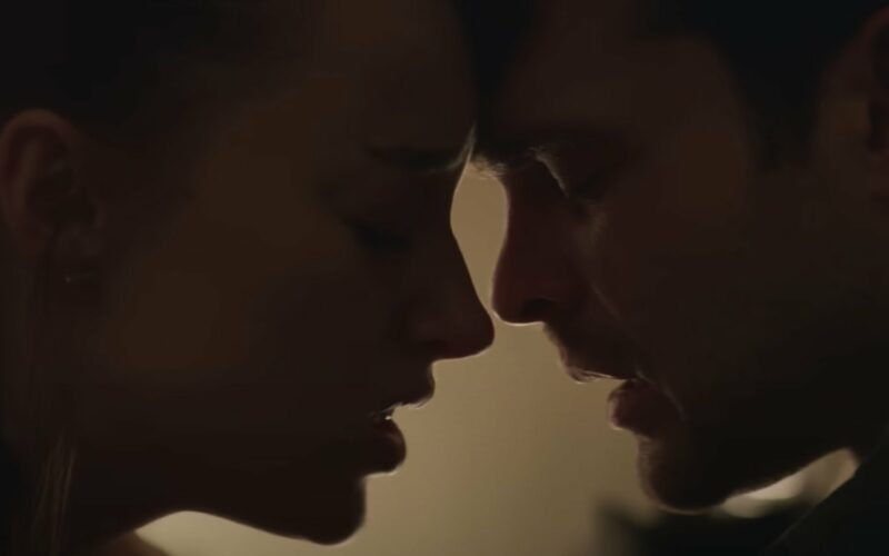 Il trailer di Fair Play: Phoebe Dynevor è la protagonista del thriller erotico di Netflix