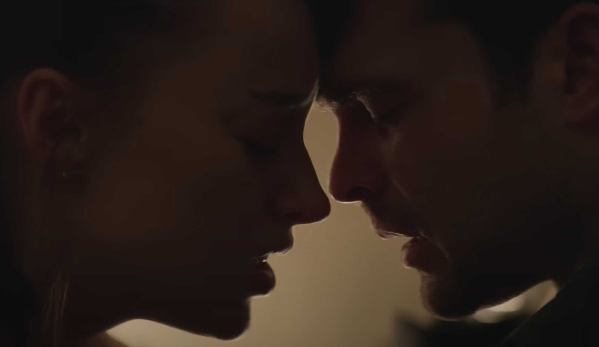 Il trailer di Fair Play: Phoebe Dynevor è la protagonista del thriller erotico di Netflix