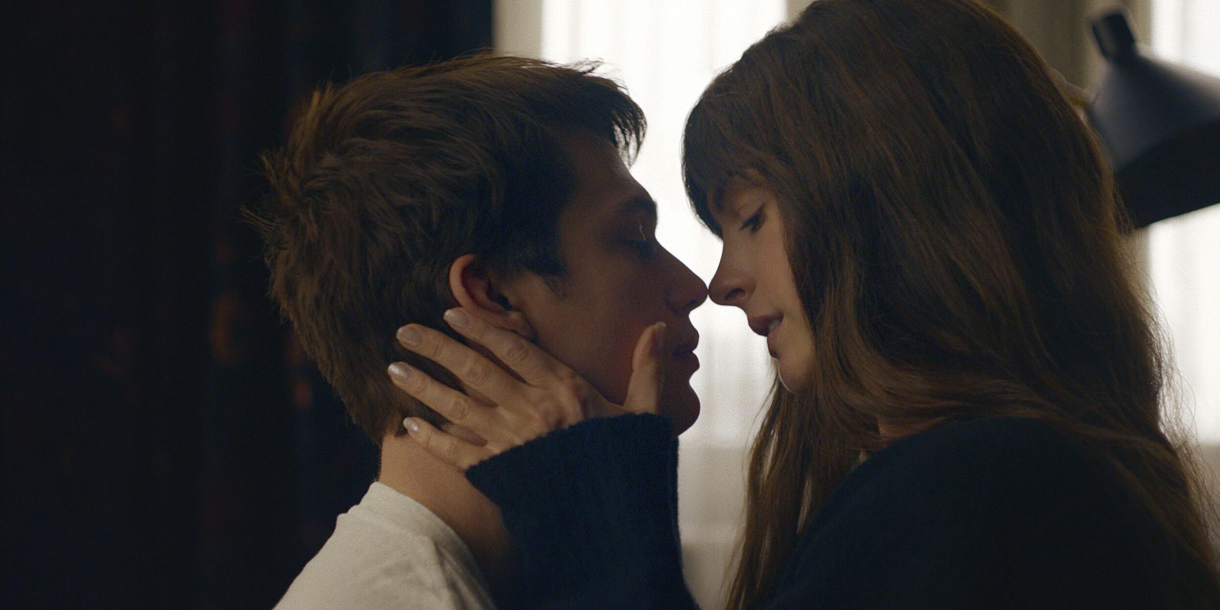 The Idea of You: il trailer del film tratto dall'acclamato romanzo di Robinne Lee con Anne Hathaway e Nicholas Galitzine