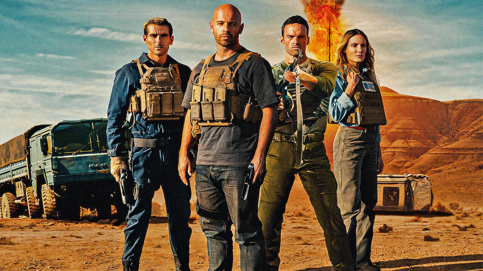 Vite vendute: il film Netflix racconta di una squadra speciale che ha meno di ventiquattr'ore per trasportare due camion pieni di esplosivo