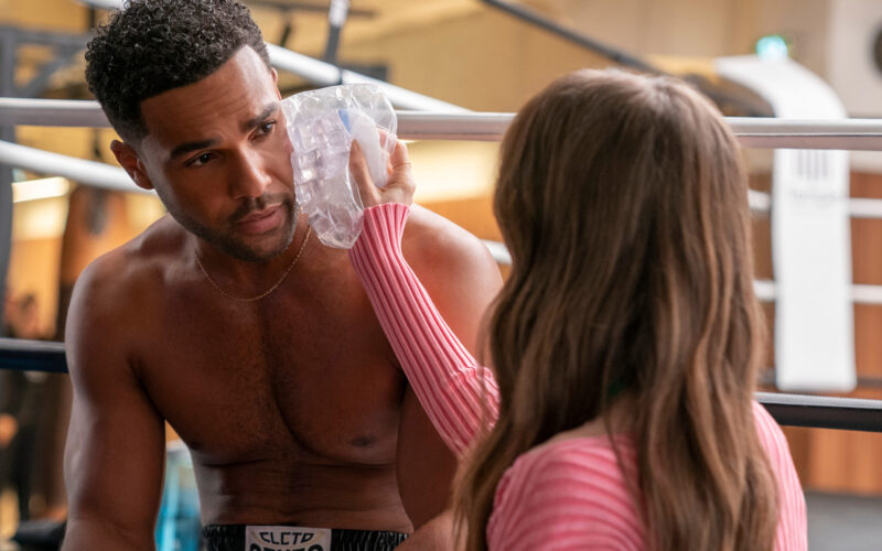 Emily in Paris 4: Lucien Laviscount parla del rapporto tra Emily ed Alfie nei prossimi episodi