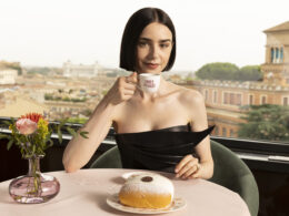 Emily in Paris 5 ci sarà: Lily Collins tornerà nella quinta stagione della serie Netflix