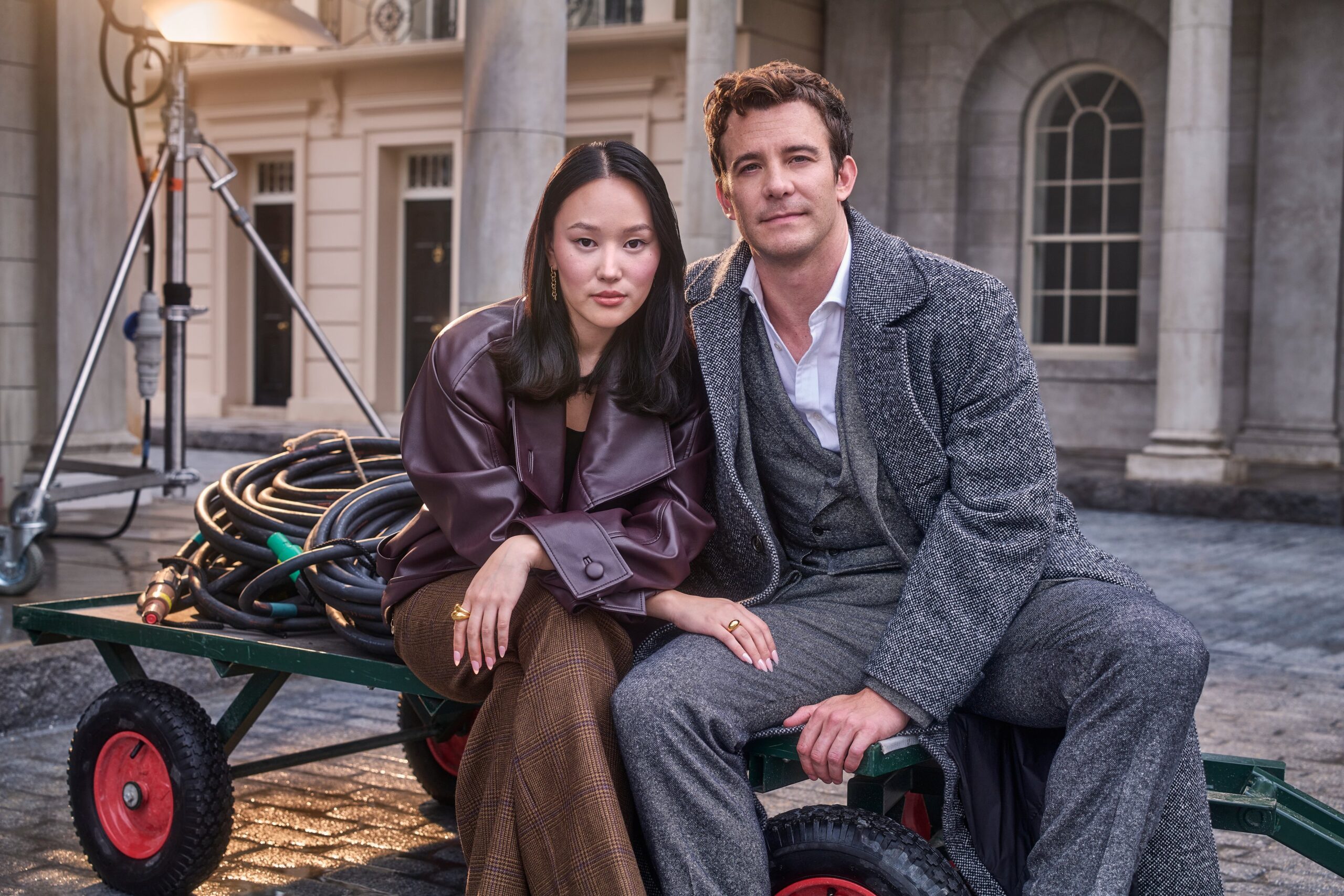 Bridgerton 4 al via le riprese: la prima immagine di Luke Thompson e Yerin Ha
