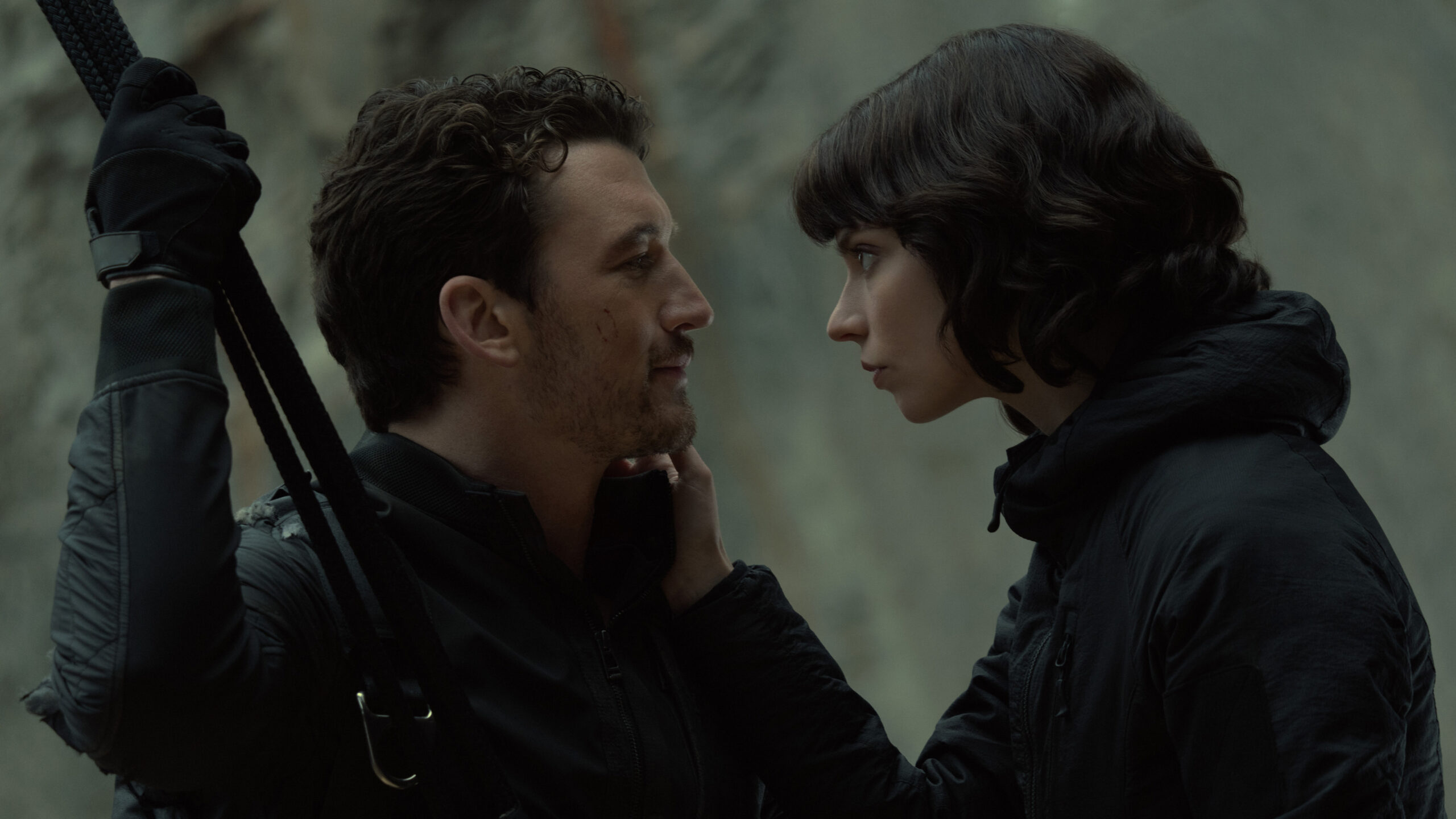 Misteri dal profondo: svelato il trailer del nuovo film con Miles Teller e Anya Taylor-Joy in arrivo il 14 febbraio su Apple TV+