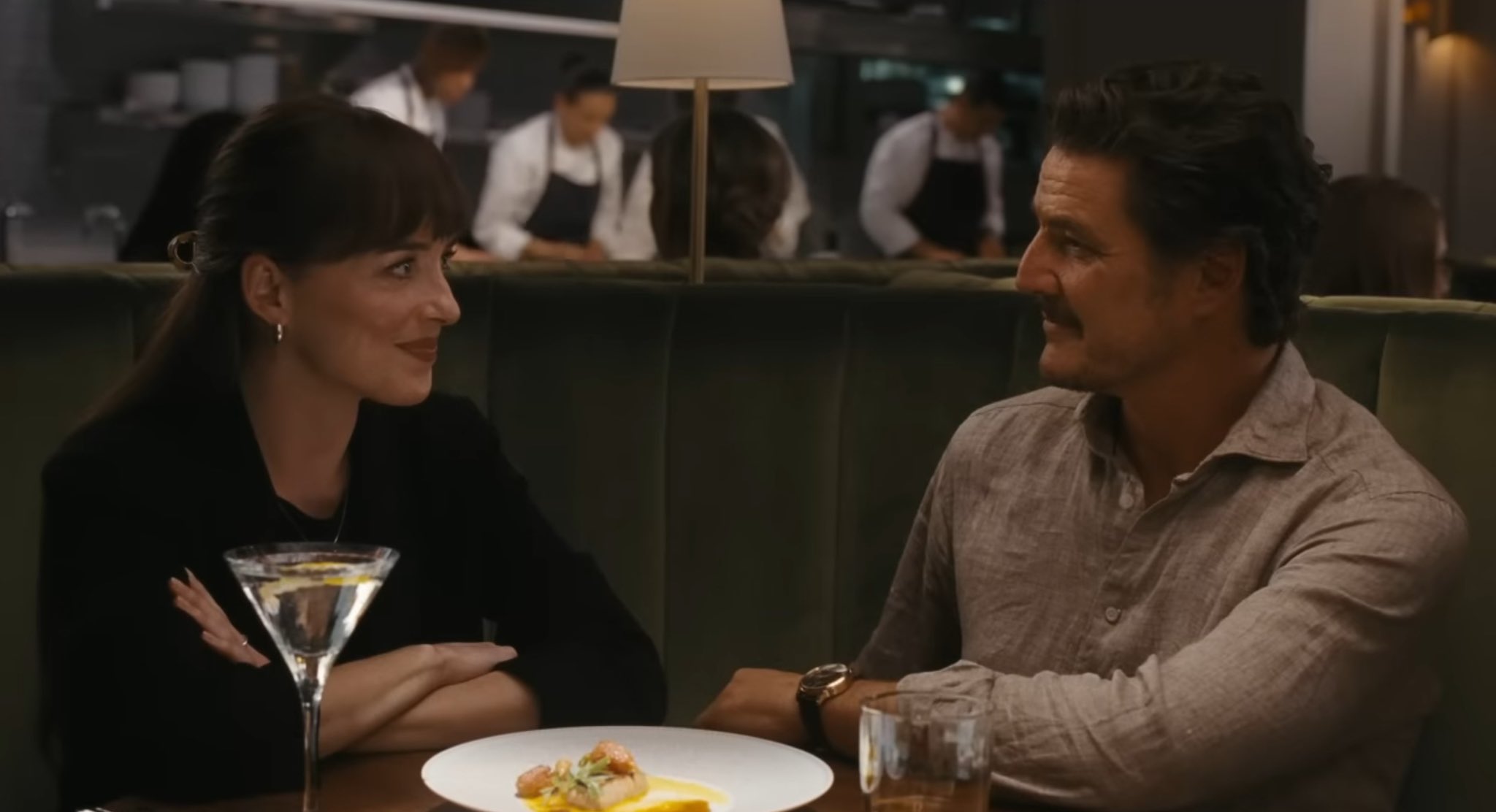 Materialists: il trailer del nuovo film con Dakota Johnson, Pedro Pascal e Chris Evans