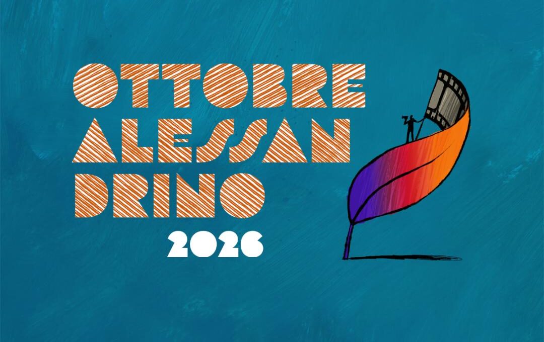 Attesissimo il ritorno di Ring! uno scontro a colpi di opinioni tra critici cinematografici, ideato da Alberto Barbera, direttore della Mostra del Cinema di Venezia, Bruno Fornara e Lorenzo Pellizzari, a cura del critico e direttore di Film Tv Giulio Sangiorgio. L’11 ottobre, insieme a Francesco Alò e Benedetta Pallavidino, l’omaggio a Federico Frusciante, il popolare critico scomparso quest’anno. Diverse anche le masterclass rivolte a professionisti, appassionati e a tutti coloro che desiderano approfondire i molteplici linguaggi del cinema: da Giulio Sangiorgio, con un approfondimento sulla critica cinematografica, a Stefano Sardo, che guiderà una masterclass dedicata alla sceneggiatura, fino a Claudio Cupellini, con un incontro sullo storyboard e sulla costruzione visiva del film. Spazio anche al casting con Annamaria Sambucco, casting director che collabora, tra gli altri, con Paolo Sorrentino. Teatro tra grandi interpreti e comicità d'autore Grande spazio anche al teatro. In scena alcuni tra gli interpreti più apprezzati: il 3 ottobre Andrea Pennacchi con lo spettacolo dedicato a San Francesco d'Assisi, nel ricordo dell'800° anniversario della sua morte. Nella medesima giornata, la lectio-spettacolo di Enrico Terrinoni dedicata al dialogo tra James Joyce e Bob Dylan, in un intreccio originale tra letteratura e musica. Sul palco del Teatro Alessandrino l’8 ottobre Daniele Gattano con la stand-up comedy di “Perestrojka e Pancake” e il 29 ottobre Alessandro Bergonzoni con il nuovo spettacolo “Arrivano i Dunque”. L'unica data italiana di Wim Mertens La musica continua ad essere centrale per l’Ottobre Alessandrino grazie alle collaborazioni con numerose realtà, tra le quali il Conservatorio Vivaldi di Alessandria e Alessandria Jazz Club per dare vita a concerti, dj set e momenti di approfondimento. In questo fitto calendario, spicca l’appuntamento del 27 settembre nell'ambito delle Giornate Europee del Patrimonio: la più estesa e partecipata manifestazione culturale d’Europa, promossa dal Consiglio d’Europa e dalla Commissione Europea e coordinata per l’Italia dal Ministero della Cultura. Al Castello di Piovera è infatti atteso un ospite d’eccezione: il celebre compositore e pianista belga Wim Mertens. Quella di Alessandria è l'unica data italiana del tour europeo 2026 dell'artista, un appuntamento che coniuga musica, riflessione e dialogo sui valori culturali condivisi dell'Europa. La musica irrompe nuovamente nel palinsesto di Ottobre Alessandrino il 21 ottobre con lo spettacolo “La rivalutazione della tristezza” che vede sul palco del Teatro Alessandrino Elio, storico frontman della formazione Elio e Le Storie Tese. Il 28 ottobre “Tempo e memoria”: un progetto speciale, ideato da Pino Ninfa per Alessandria, che mette in dialogo il pensiero e l’eredità di Umberto Eco con la musica di Paolo Fresu, Daniele Di Bonaventura e le immagini di Pino Ninfa. Un viaggio tra tempo e memoria, parola, musica e fotografia, arricchito dalla partecipazione speciale di Gianni Coscia, per rendere omaggio a Eco nella sua città attraverso linguaggi e sensibilità differenti. Letteratura e Caffè Letterari Tra le principali novità dell'edizione 2026 spicca la collaborazione con il Circolo dei Lettori di Torino e con la storica torrefazione alessandrina Caffè Mike, dalla quale nasce un ciclo di Caffè Letterari. Primo appuntamento il 4 ottobre con Alessio Carciofi con il libro “Spegni tutto. Vivere nell'era artificiale senza diventare robot” (Feltrinelli), il 10 ottobre Francesco Longo con il suo volume “Tennis Paradise” (66thand2nd). Nuovo capitolo tutto al femminile, il 24 ottobre, con il dialogo tra Gabriella Dal Lago e Giulia Marziali, due voci emergenti della narrativa italiana contemporanea e i loro romanzi “Giorni futuri” ed “Eppure noi due” (Einaudi). Il 31 ottobre due sguardi, quelli di Nadeesha Uyangoda con il suo “Acqua sporca” (Einaudi) e Andreea Simionel con “La ragazza d’aria”