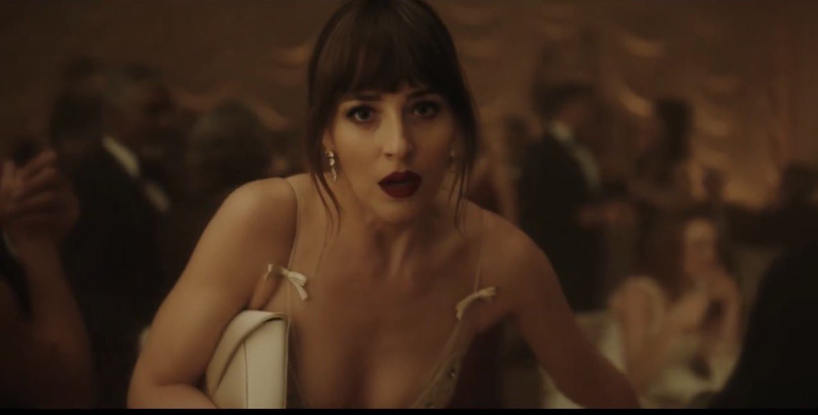 Patient Zero: Dakota Johnson è la protagonista del videoclip del nuovo brano di Taylor Swift
